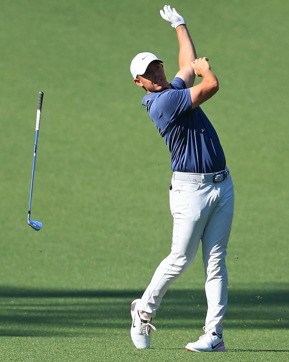 PGATour's tweet photo. these are on the same hole btw https://t.co/N1HGCegoqX