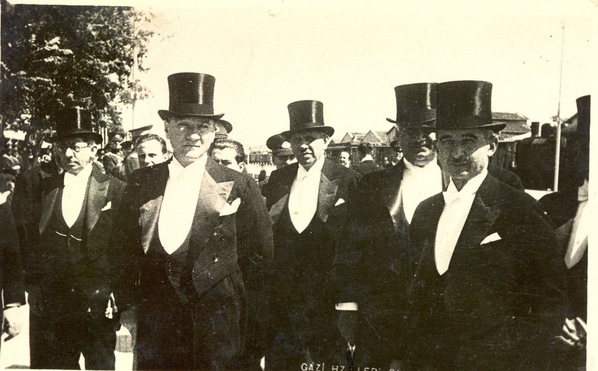 Bunlar kim, hangi milletten?