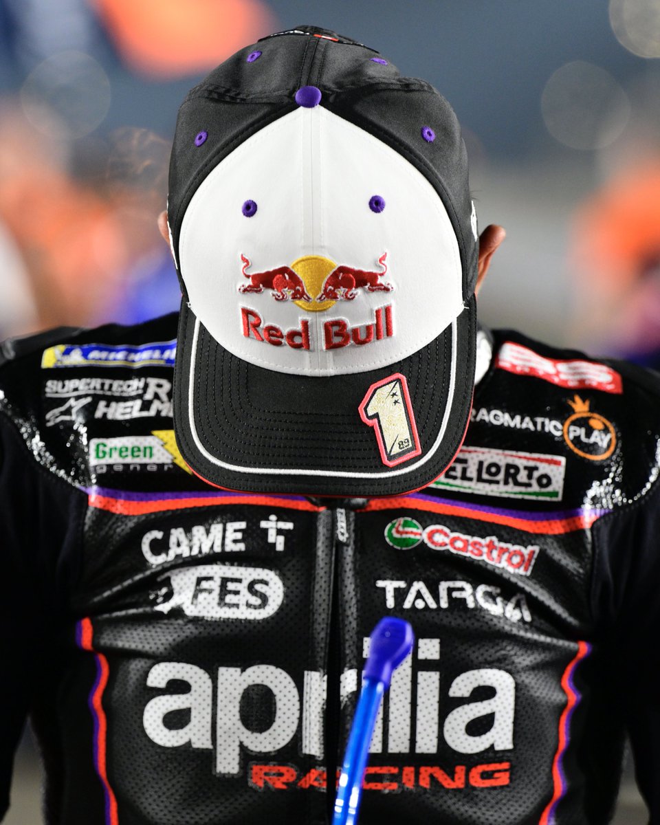 When it rains, it pours

Jorge Martín suffered SIX fractured ribs in his crash in Qatar today

Absolutely devastating for the world champion, genuinely feel so sorry for him. Get well soon Jorge 🙏

📸 Red Bull

#MotoGP