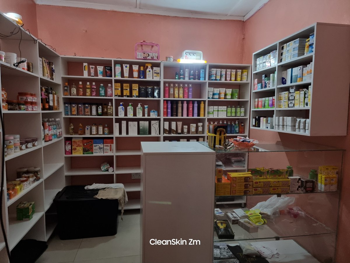 nanahnkamu's tweet image. After 7 months of renting a small space under a staircase, God allowed me to finally get a shop that I wanted at Northmead market, an area that most find very difficult to acquire rental space.
It's been a crazy journey, but there is progress 🙌. We keep moving