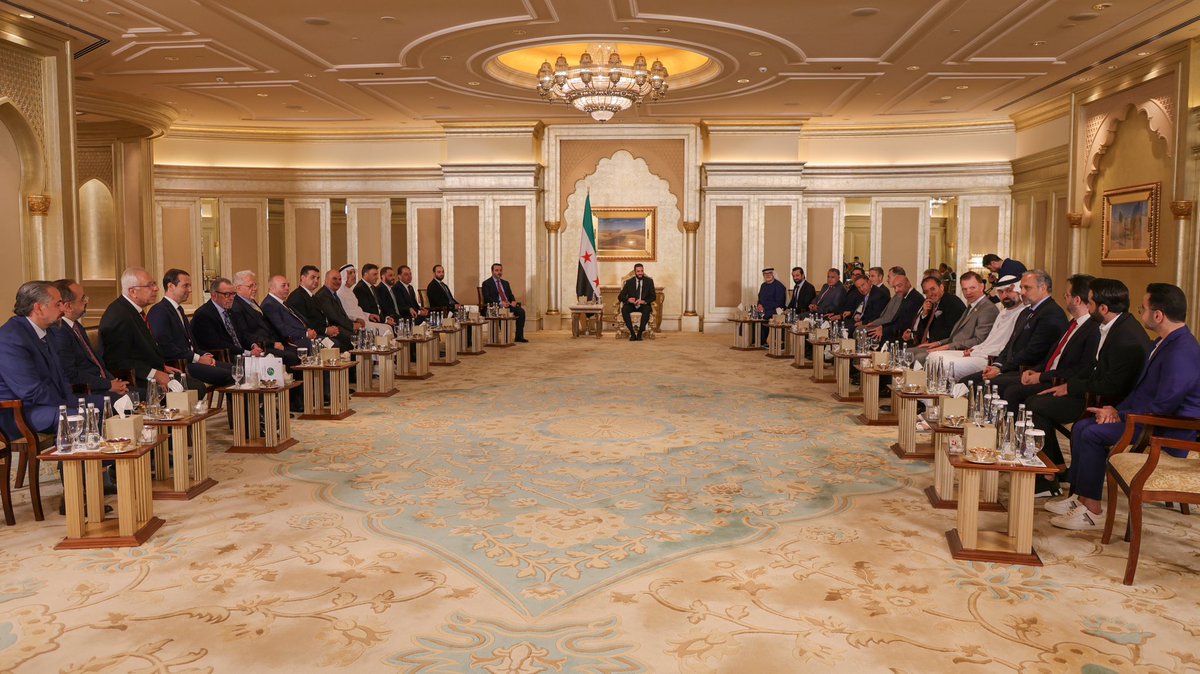 AsaadHShaibani's tweet photo. بجهود فخامة الرئيس أحمد الشرع، تحققت اليوم إنجازات عظيمة في دولة الإمارات، خاصة في مجالات الاستثمار، واستئناف حركة الطيران، وتعزيز العلاقات الثنائية في كافة المجالات. https://t.co/g6Zuz5evza