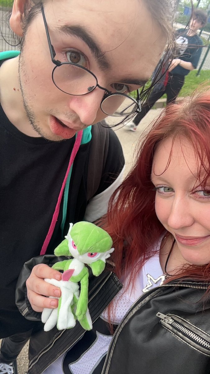 kryztal___'s tweet image. photos of the members of team emerald you haven’t seen because i took them 💚 #fullwipe