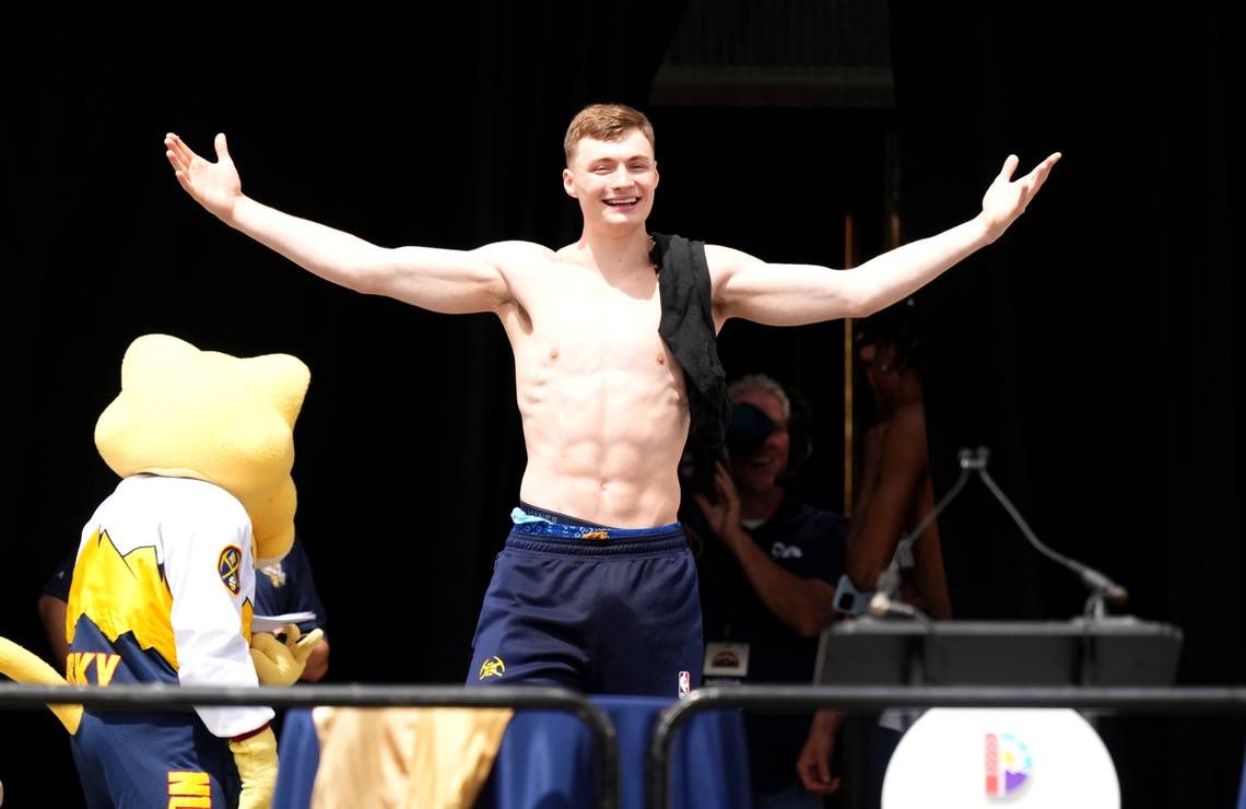 KyleClark's tweet image. Same weight as the Nuggets’ Christian Braun