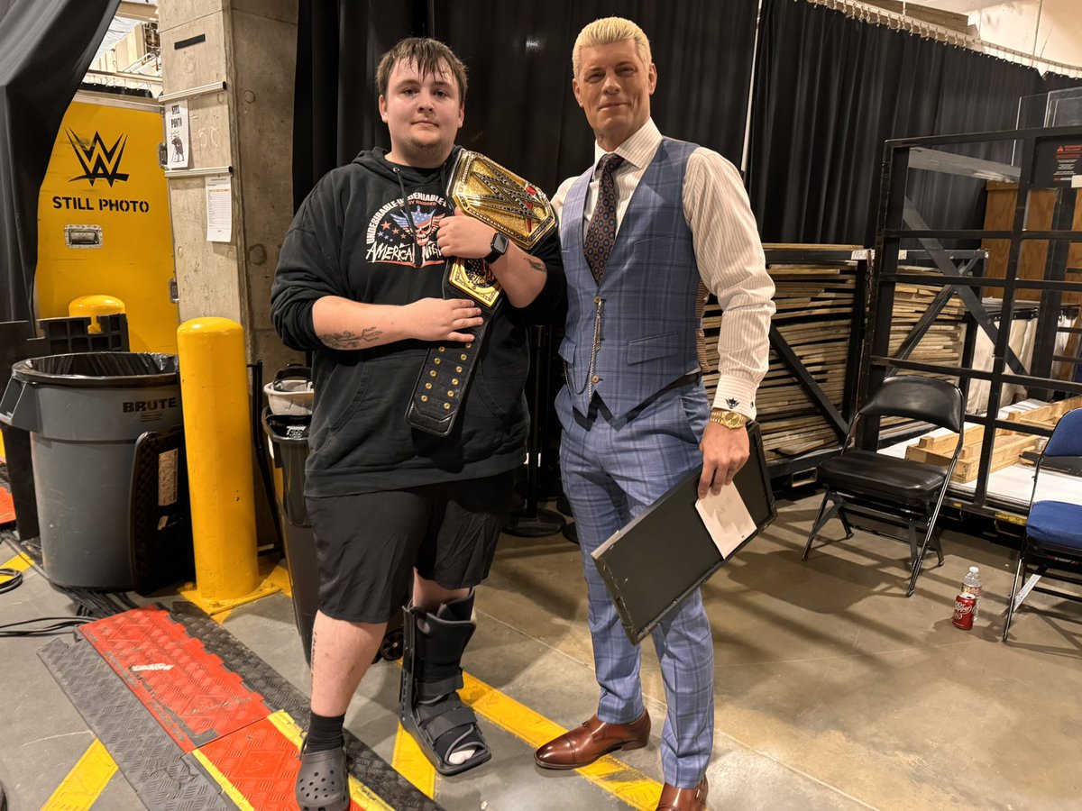 itsfaLes's tweet photo. can a guy get a follow back QB1
@CodyRhodes 🙏🏻 https://t.co/GjBB30IuCB