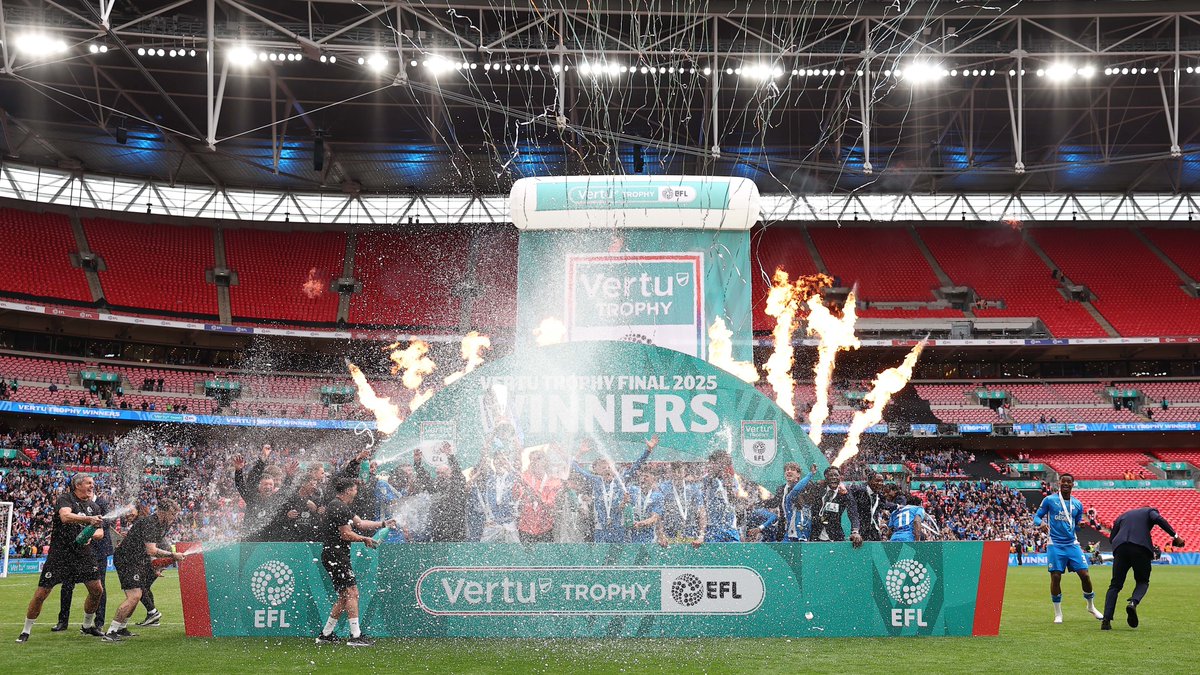 📷🍾🔥

#pufc