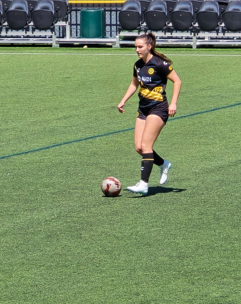 AdrienneA_2025's tweet photo. I'm so excited to have played in my first games back after breaking my foot in high school playoffs. It took 2 surgeries and 5.5 months, and I am so grateful to everyone who has helped me get to this point!

@ImCollegeSoccer @ImYouthSoccer @HoundsAcademy @catamountsoccer https://t.co/M9X1ihIG2y