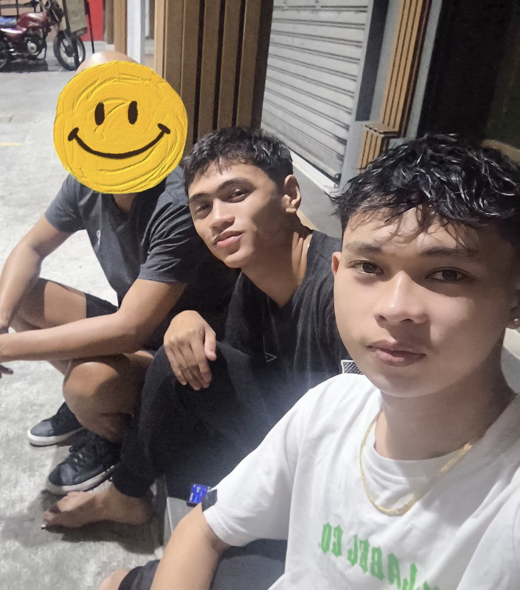 Dahil sinabi kong susulitin ang last rest day, I booked a massage with <a href="/HorizonKamuning/">Horizon's Kamuning</a> .. I initially reserved <a href="/_HrznChad/">Horizon Chad</a> to be my therapist at my preferred time but when I got there, <a href="/_HrznPrince/">HorizonPrince</a> offered the XXXBath Version 2 with <a href="/_HrznChad/">Horizon Chad</a> .. I haven't tried this package..