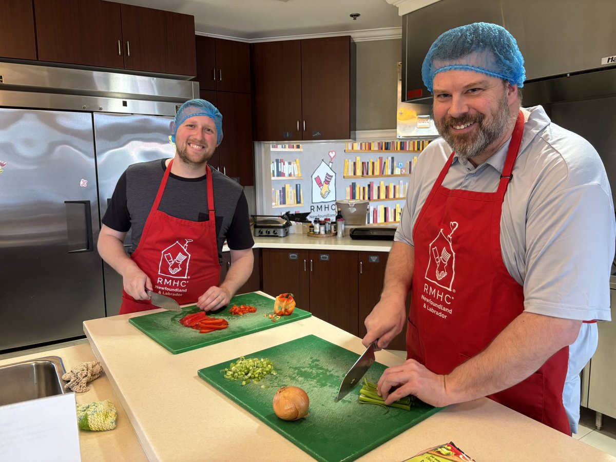 Amalgamated_NL's tweet photo. Another wonderful afternoon spent preparing a meal for the families at Ronald McDonald House by some of our amazing staff- Sherry, Kenny, Lauren and Matthew!👏🏻👏🏻👏🏻@Town_BayRoberts https://t.co/J7DnZBovt1