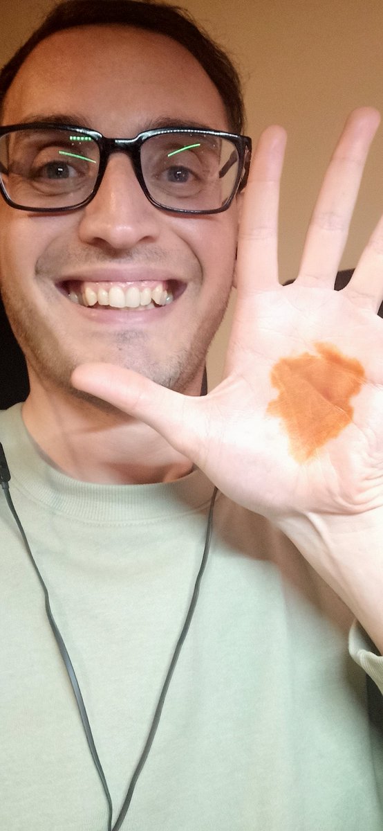 Retour au bercail ! C'était trooooooop bien ! On dirait pas que j'ai un morceau de Triforce inversé style Lorule ? 🤭