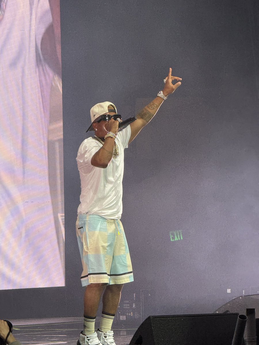 G_KnowSheBadd's tweet photo. @plies had me out here screaming ‘I don’t wear tight jeans like the white boys’ like it just dropped yesterday! You went OFF at the Millennium Tour—‘Wasted’ still hits every time!” @Plies already looking forward to seeing you next basketball season—you know the vibes! 🐔❤️🤙🏾🏀 https://t.co/UNwjzTLl08
