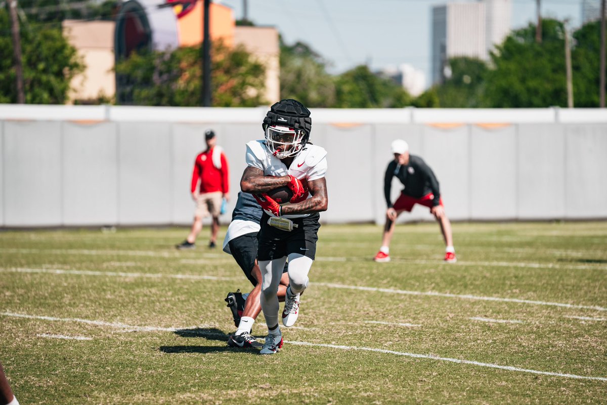 Aaron Davis tweet media