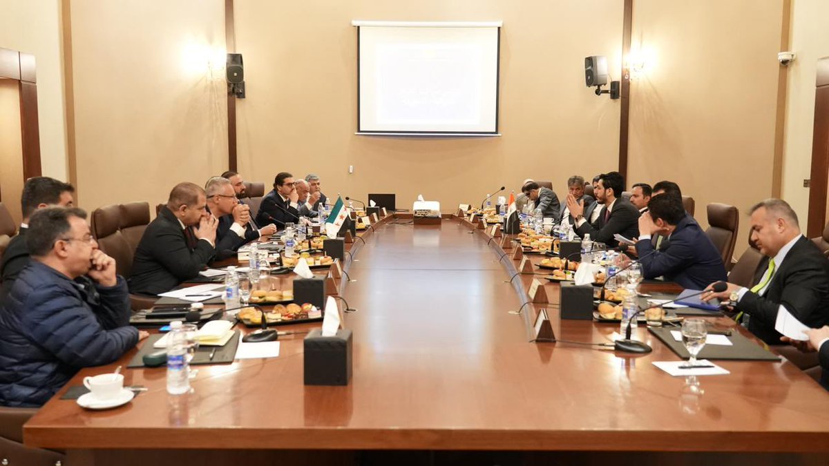 IgfaIraq's tweet photo. بدعوة من المجموعة العراقية للشؤون الخارجية، استضافت بغداد “ملتقى مراكز التفكير العراقية - السورية”، الهادف إلى تعزيز الحوار الإقليمي وتفعيل دبلوماسية المسار الثاني. تناول الملتقى عددًا من القضايا الثنائية، لاسيما الأمنية والاقتصادية، مؤكّدًا على أهمية التعاون البحثي بين البلدين. https://t.co/fs6tjA5nv0