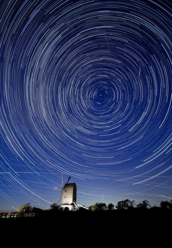 Lyrid meteor shower begins tonight 🌠

Peaking 21–22 April. Best viewed after midnight in clear skies, away from city lights.

#Lyrids #MeteorShower #Astronomy #SkyGazing