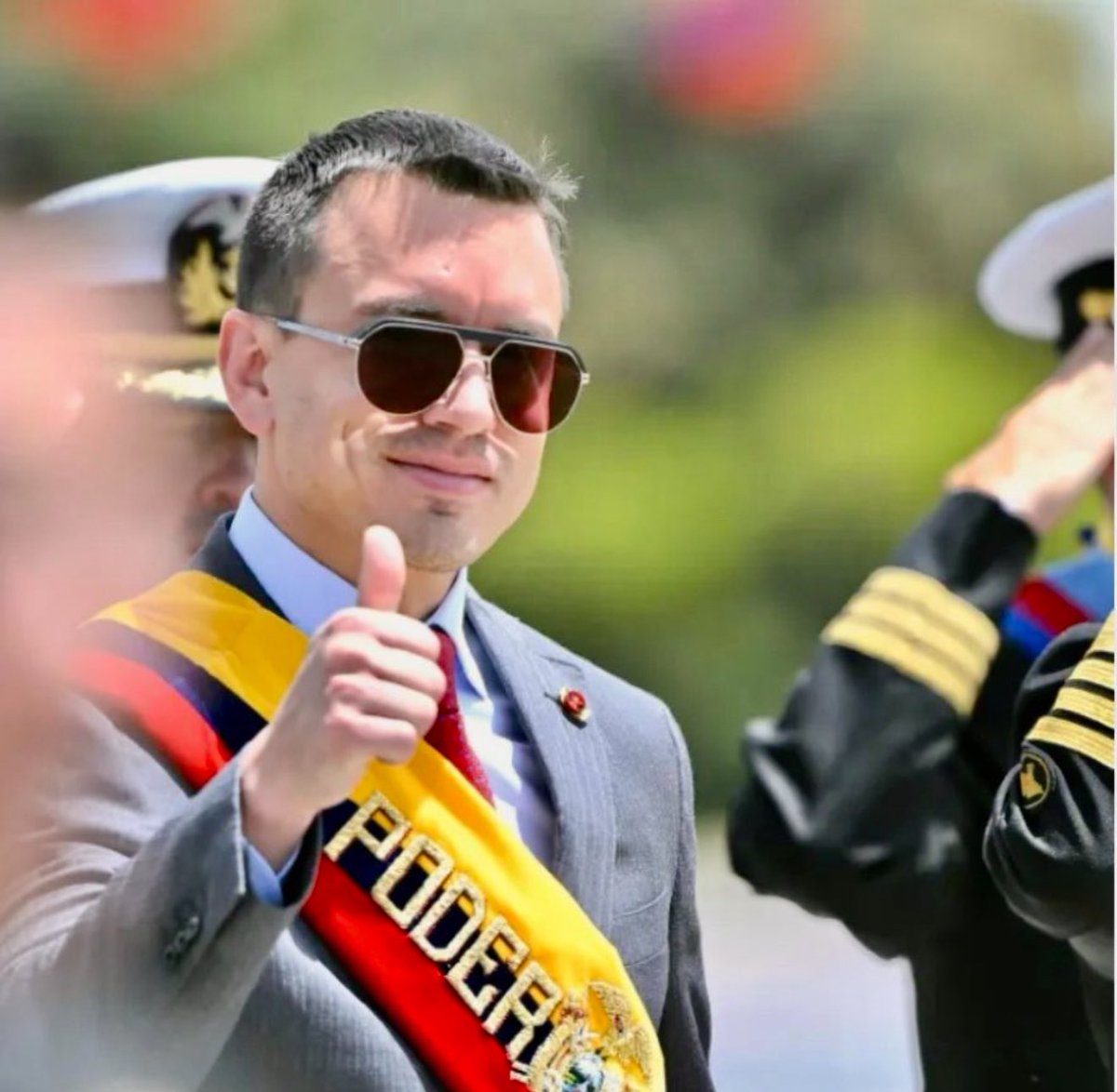 🚨🇪🇨FELICITACIONES A DANIEL NOBOA POR SER EL NUEVO PRESIDENTE DE LOS ECUATORIANOS. 🇪🇨

DÉJENLE SUS FELICITACIONES ABAJO