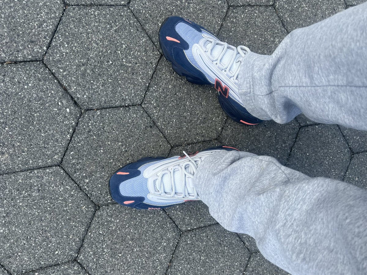 TheManWithESPN's tweet photo. #StartingCapFive🧢
#FOTD
#JUSTDON
New York Yankees⚾️
2008 All-Star Game⭐️
I just so happened to be by the stadium🏟️
#KITH
New York #Knicks🏀
Game 82 ended with a W out in #NetsWorld
#KOTD
New Balance 1000💙🧡
Decent weather day fit☀️
Keeping fandom and cloth under lock & key🦾 https://t.co/Q7YTAkSw5l