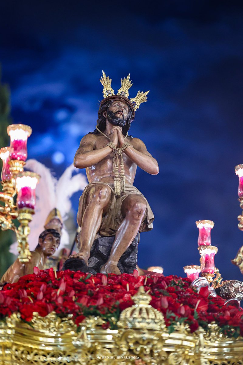 Araqueencrrs's tweet photo. Noche de Domingo de Ramos 
@hdadlaestrella  @RosariodeCadiz 
#SSantaSevilla25 https://t.co/c5GrAbu2nX