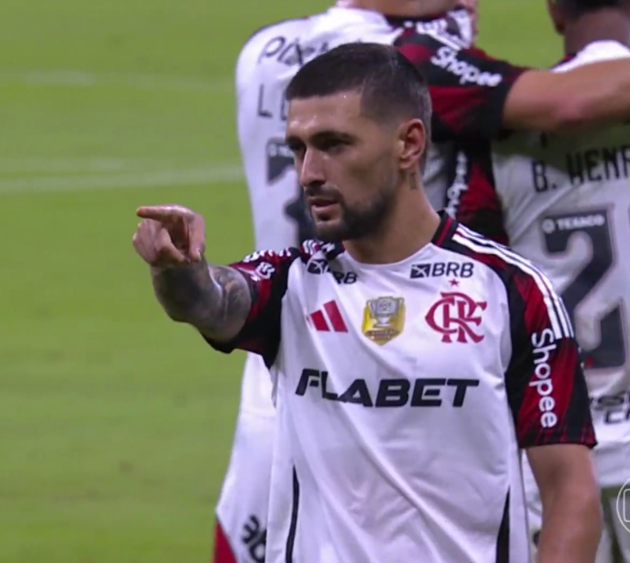 samengo_ofc's tweet image. ELE FUMA, ELE CHEIRA, ELE GOSTA DE BAFORAR

OBA OBA

MAIS UM GOL DO ARRASCA