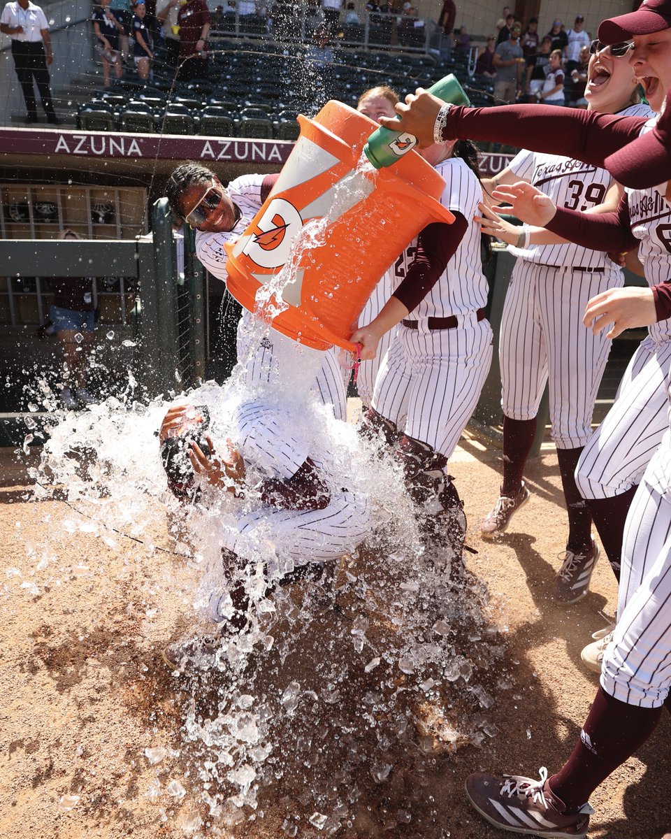 AggieSoftball's tweet image. KK got too hot - had to cool her down 🥶🧊