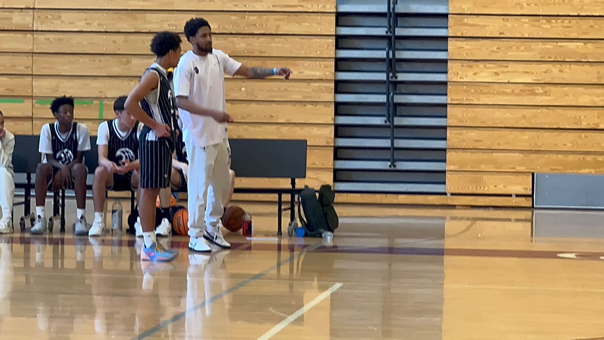 Knowledge is power! 

Noah is a true lead PG that has strong ball-handling skills, the ability to distribute the ball effectively, excellent court vision, leadership qualities, and strong defensive mindset. 

Noah is the piston to the 15U #TakeOverFamily engine! 

Great weekend!