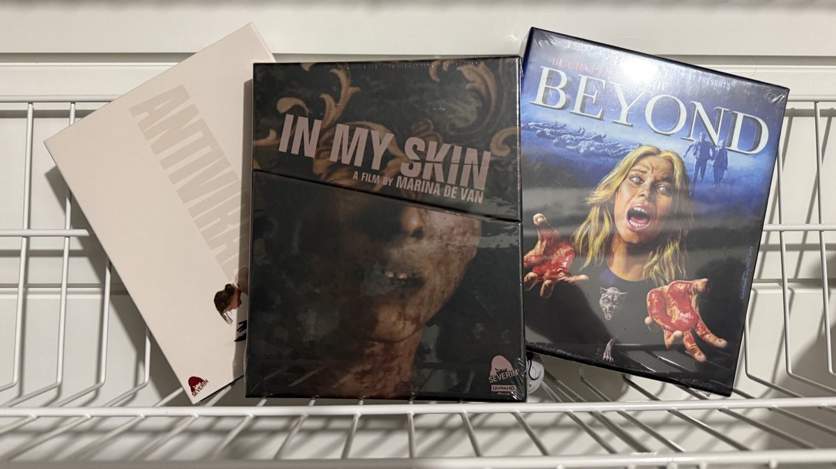 rianashlin's tweet photo. Absolutely overwhelmed by today’s #postaldelivery. 

#whatsinthebox📦: #antiviral💿, #inmyskin💿 &amp; #thebeyond💿 https://t.co/V2952llY7h