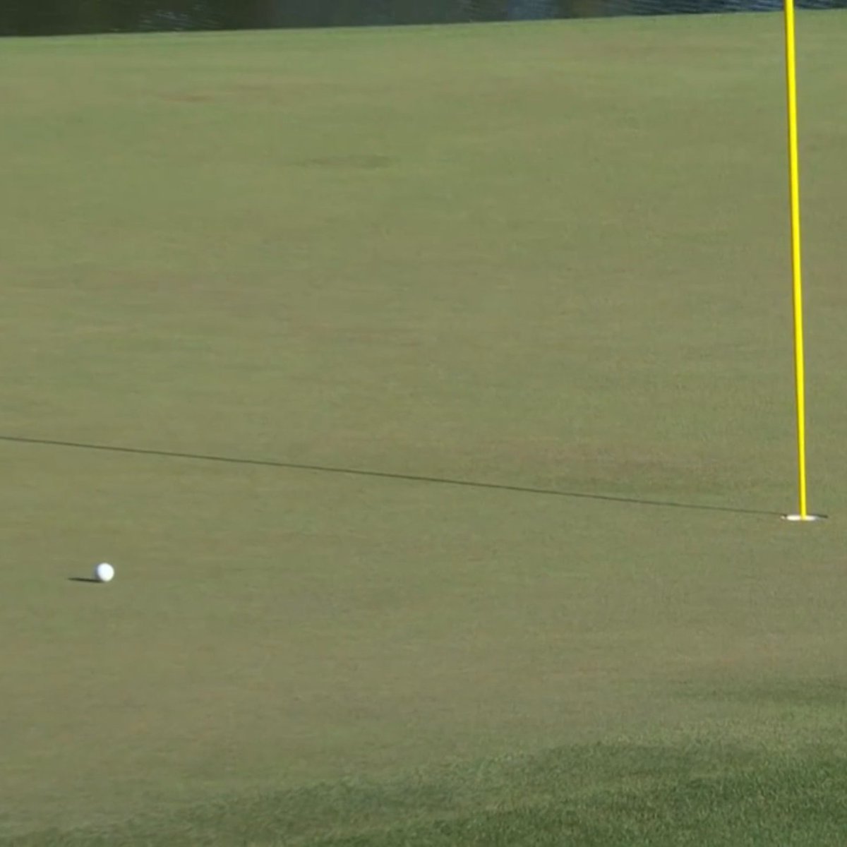 GOLF_com's tweet photo. RORY MCILROY DOES IT ON 15 AGAIN! https://t.co/TaQ4LgbKnv