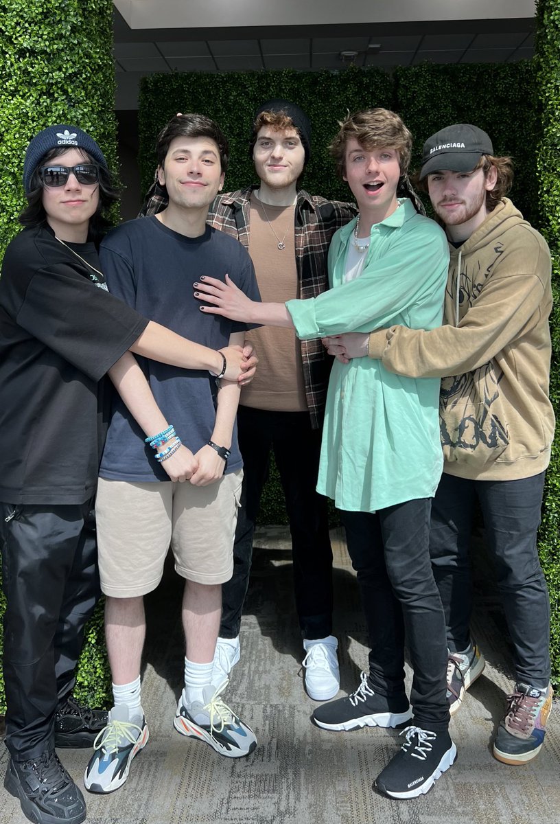 kiki ⁰¹⁶ ⁰⁵⁵ tweet media