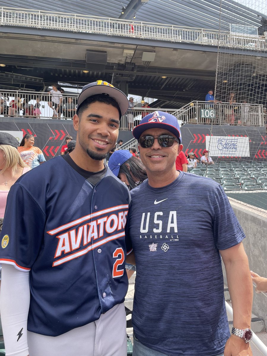 AmericasBlazers's tweet photo. The mentor and mentee…

#TheAmericasBoys

@Darellbaseball2 @AviatorsLV https://t.co/gq3E2XT2iR