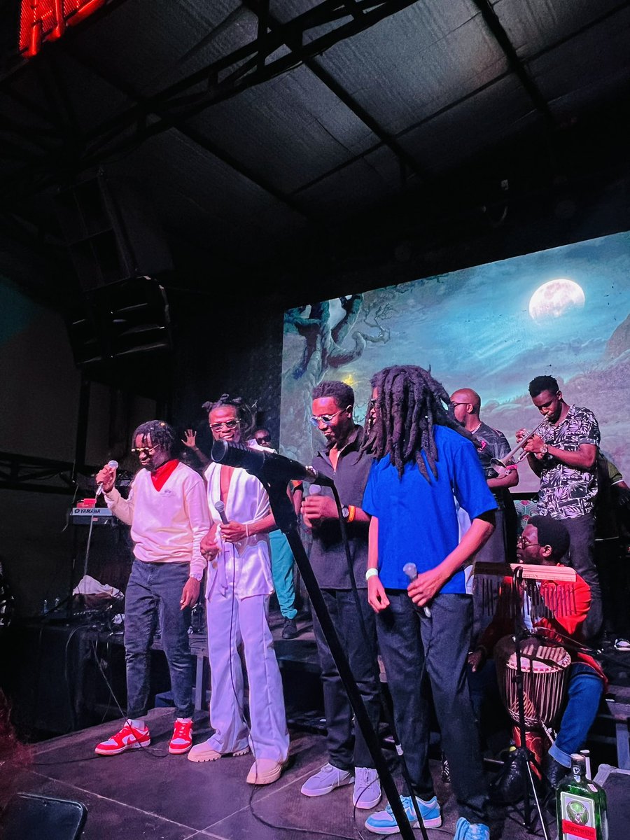 whatMackSays's tweet photo. Amor 🫶🏽
What a man, what a band, what a show!
A time was had.
@ras_amor is a living legend🙏🏽 https://t.co/gYBCk4n3UF
