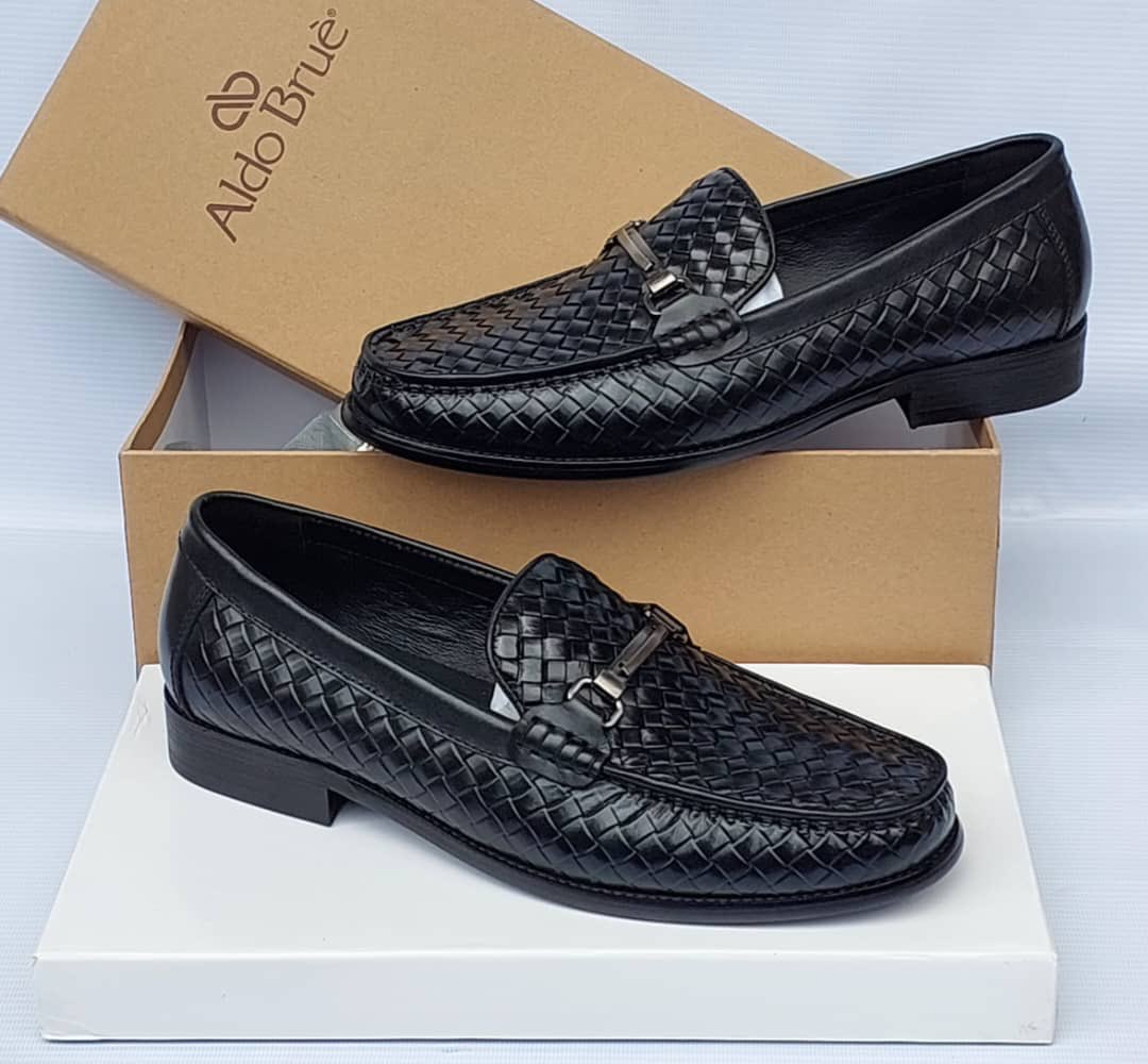 Dear Anon!
    Aldo blue 🥵
My client r in ur timeline.