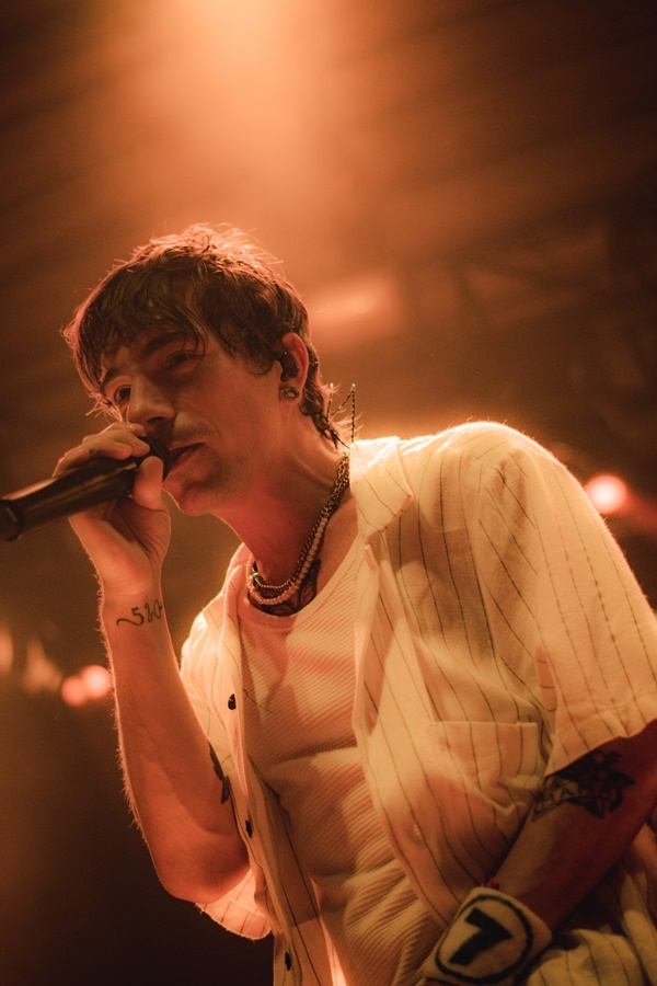 Moodgate_'s tweet photo. Do rock ao coração, @DiFerrero transformou o @circo_voador em palco de hits, saudade e muita emoção. 

Quem viveu, sabe: foi impossível não sair pedindo bis… e mais uma dose de nostalgia 😮‍💨🖤🔥

📸 @caiobandeirar https://t.co/GDjCT8rayw