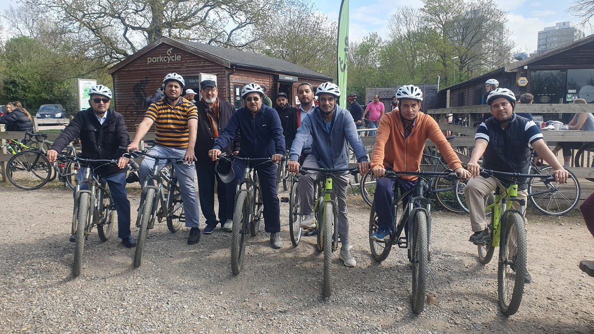 BashirRegion's tweet photo. Cycling Event – #BashirRegion:
By the grace of Allah, 35 Ansar took part in the cycling event at Richmond Park on 13/04/25. As Huzoor (aba) said: “Encourage the members of #Ansarullah to use bicycles.” Promoting health, peace, and an active lifestyle.
https://t.co/Ul7tCNs5bk https://t.co/FNSwW9azCK