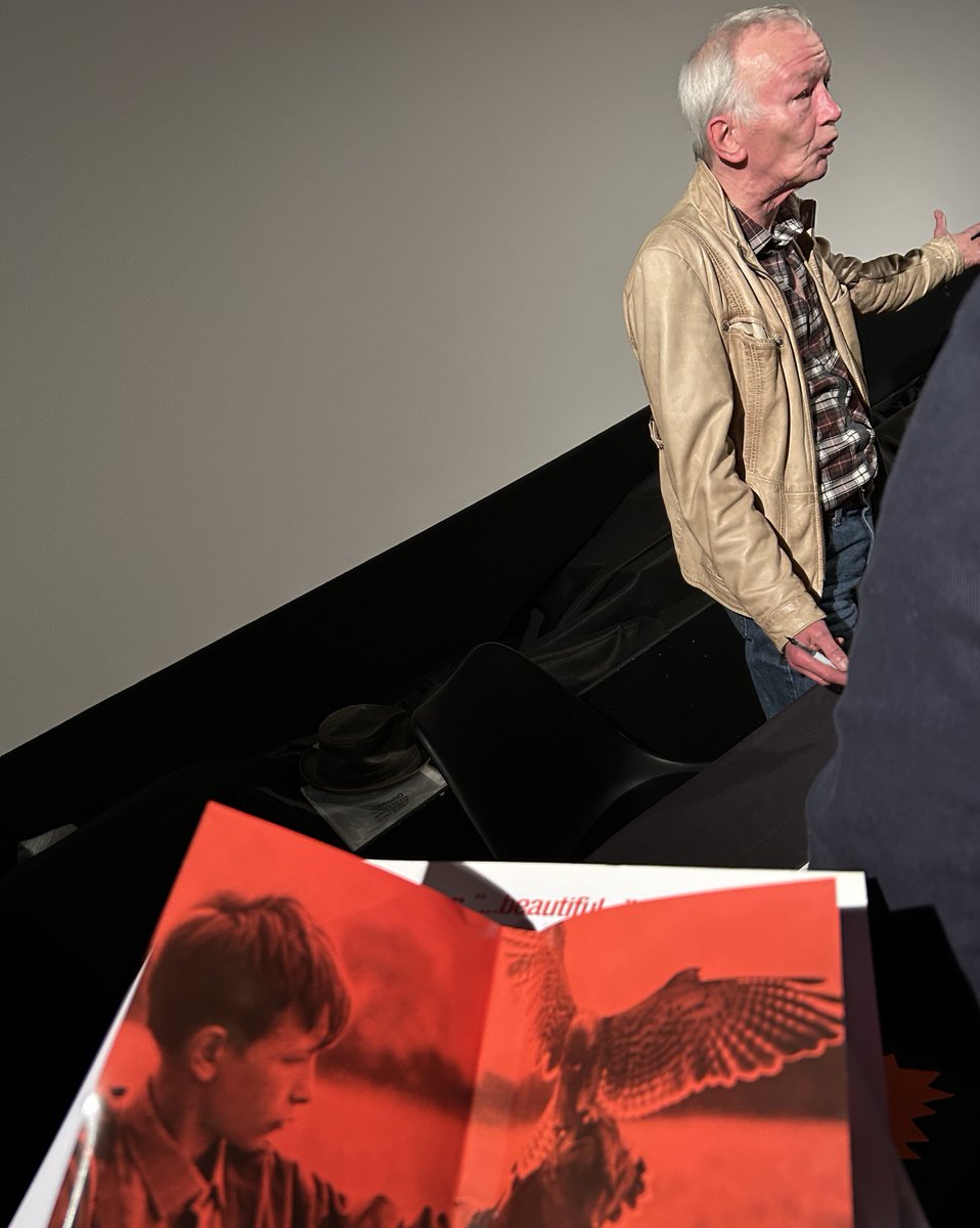 SimonGBrooks's tweet photo. A wonderful evening at @mockbirdcinema with @DavidDaiBradley who starred as Billy Casper in the fantastic film, KES!
#KES #BillyCasper https://t.co/YIzSFPBenN