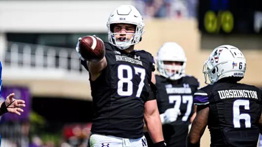🚨<a href="/CGSAllStar/">The College Gridiron Showcase</a> Pro Day Result🚨

➡️ TE <a href="/thomasgordon87/">Thomas Gordon</a> 

📍<a href="/NUFBFamily/">Northwestern Football</a> 

HT: 6043
WT: 245
Hand: 9 3/8
Arm: 31 3/8
Wingspan: 74 3/4 

40: 4.87 (11th among TE’s at Combine)
10: 1.71
Vertical: 29.5
Broad: 9-8 (✅ 8th)
Short Shuttle: 4.51
3 Cone: 7.32 (✅ 8th) 
Bench: 18 Reps
