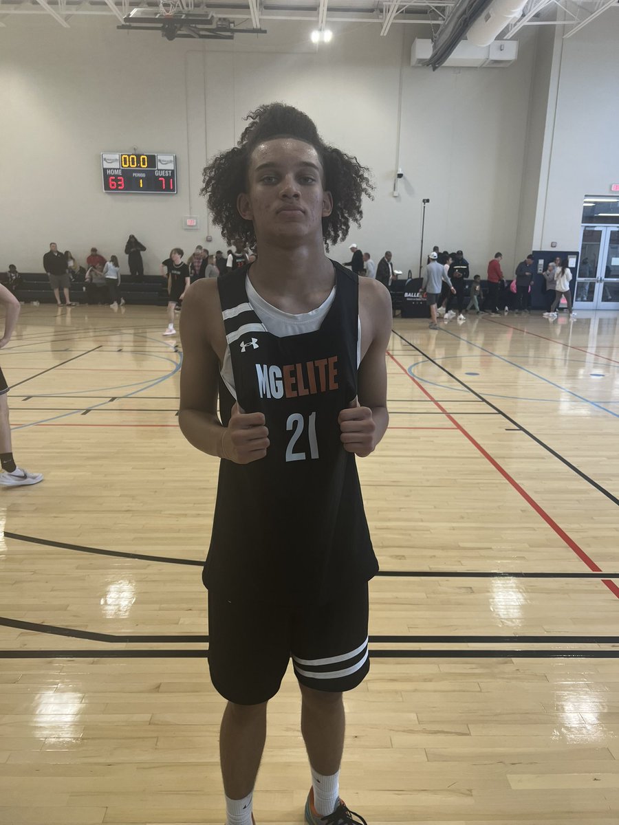 Big Tim (@tdc200) on Twitter photo Class of 2027 6’3” wing Torrey Barrett of <a href="/mikeglennonbb/">Mike Glennon Basketball</a> 16U was scoring and rebounding in the paint. Drew a bunch of fouls. Had 25 points (9 FT’s made) and 2 threes vs <a href="/M14Hoops_Boys/">Team M-XIV Boys</a> . <a href="/caravanhoops/">Caravan Basketball🏀</a> product. #phchitowntipoff Class of 2027 6’3” wing Torrey Barrett of <a href="/mikeglennonbb/">Mike Glennon Basketball</a> 16U was scoring and rebounding in the paint. Drew a bunch of fouls. Had 25 points (9 FT’s made) and 2 threes vs <a href="/M14Hoops_Boys/">Team M-XIV Boys</a> . <a href="/caravanhoops/">Caravan Basketball🏀</a> product. #phchitowntipoff