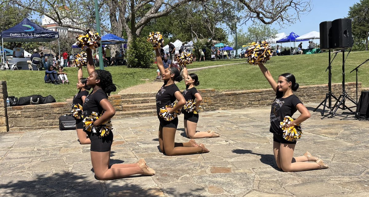 perez_sura's tweet photo. Our Greiner Dance Company led by our amazing dance director Mrs. Savarese, participated in the Oak Cliff Earth Day at Lake Cliff Park today. This is an annual community event celebrating nature, the environment, and the majesty of our planet. 💛🖤 @Beverly_A_Lusk @MRamirezDISD https://t.co/CH3onLkOIC