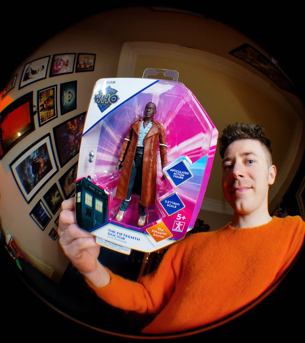 GIVEAWAY 

With Doctor Who back on our screens I thought I'd do a little giveaway of my spare plastic Ncuti.

To enter all you have to do is repost and be following. The winner will be selected at random at 9pm next Sunday. UK only.