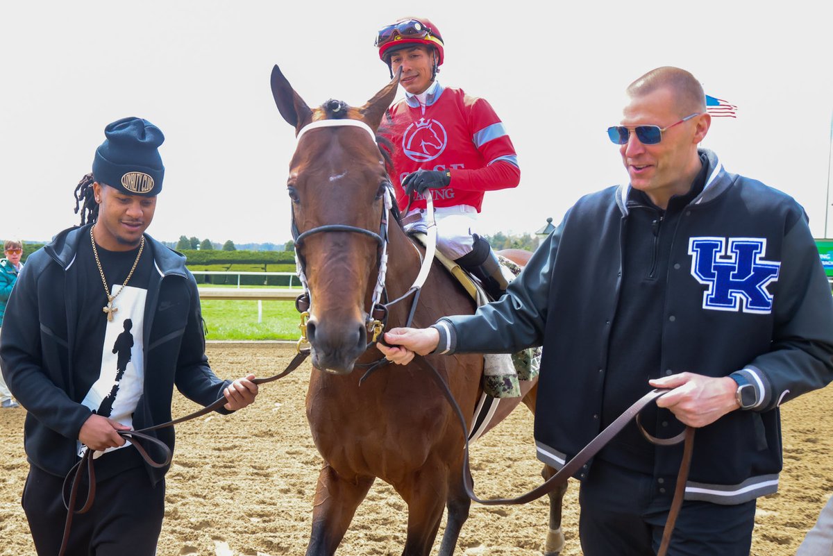 If Lamar Wilkerson comes to Kentucky, this will be an iconic picture

<a href="/DrMikeUK/">Michael Huang</a> 📸