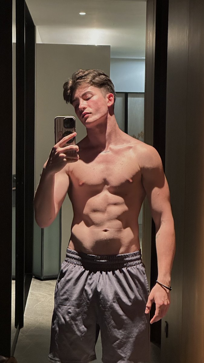 danieglo_'s tweet photo. https://t.co/7ZRlCi1DcL