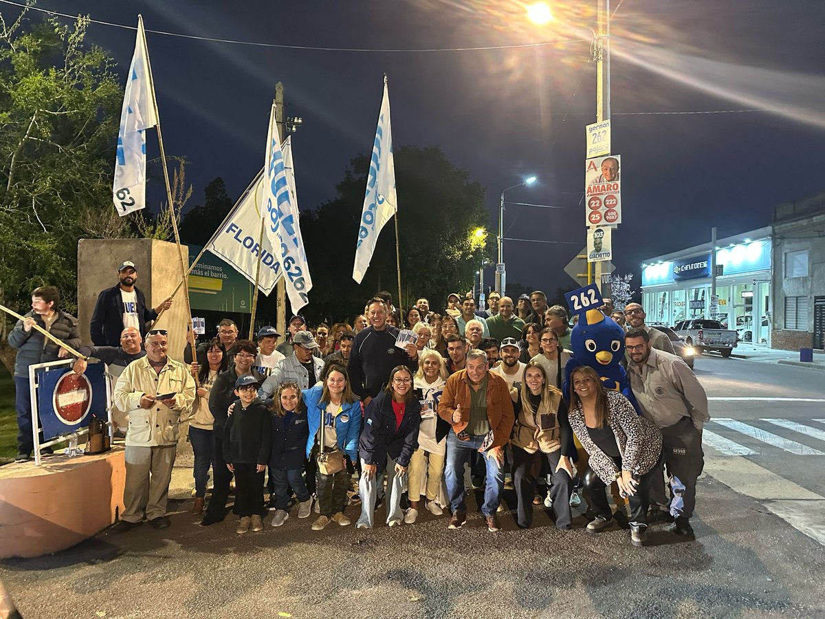 Otra linda jornada de militancia en el Prado de la Piedra Alta junto todas las listas que apoyan mi candidatura. Feliz comienzo de Semana Santa para todos.<a href="/Pajaro_2025/">Pájaro Enciso Intendente</a>