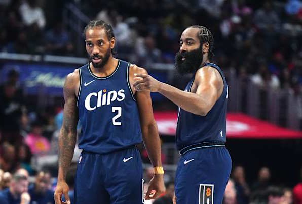 RTNBA's tweet photo. THE BEARD &amp; THE KLAW TODAY‼️

Harden 
39 Points
7 Rebounds
10 Assists
2 Steals
5 3PM

Leonard
33 Points
6 Rebounds
7 Assists
3 Steals
4 3PM https://t.co/KaCxCavsPs