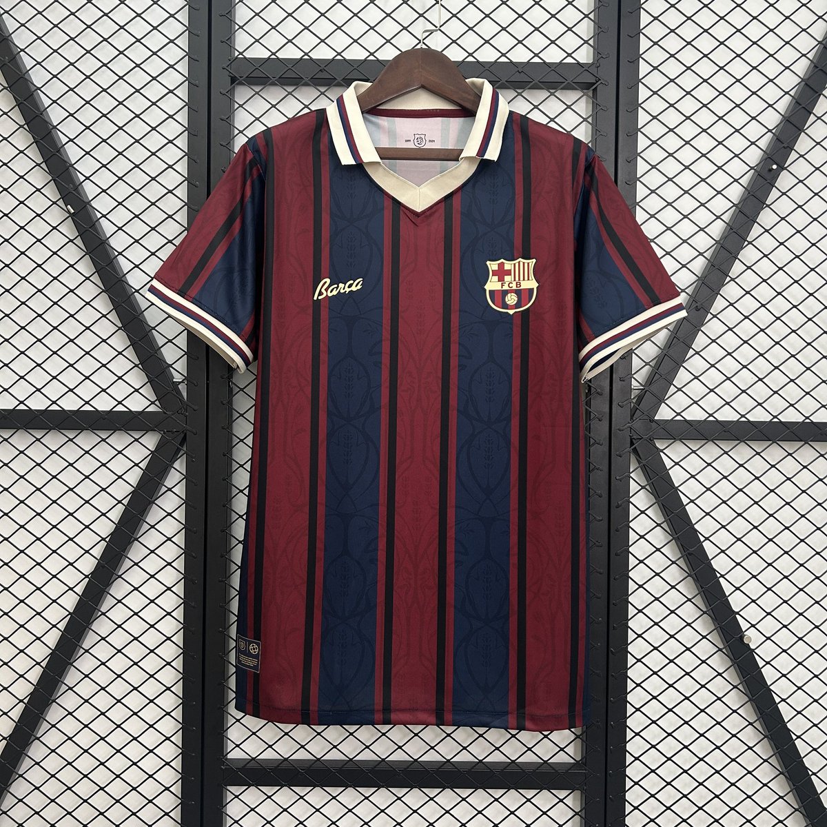 JINfutebol's tweet photo. Camisas de lojinhas da Shopee fecharam por direitos autorais, mas dá pra comprar direto de quem traz da fábrica! 🤝
A Jin tem camisas tailandesas na melhor qualidade e com preço justo. 
Contato e link do grupo na bio. https://t.co/AJ0jFfaP7n