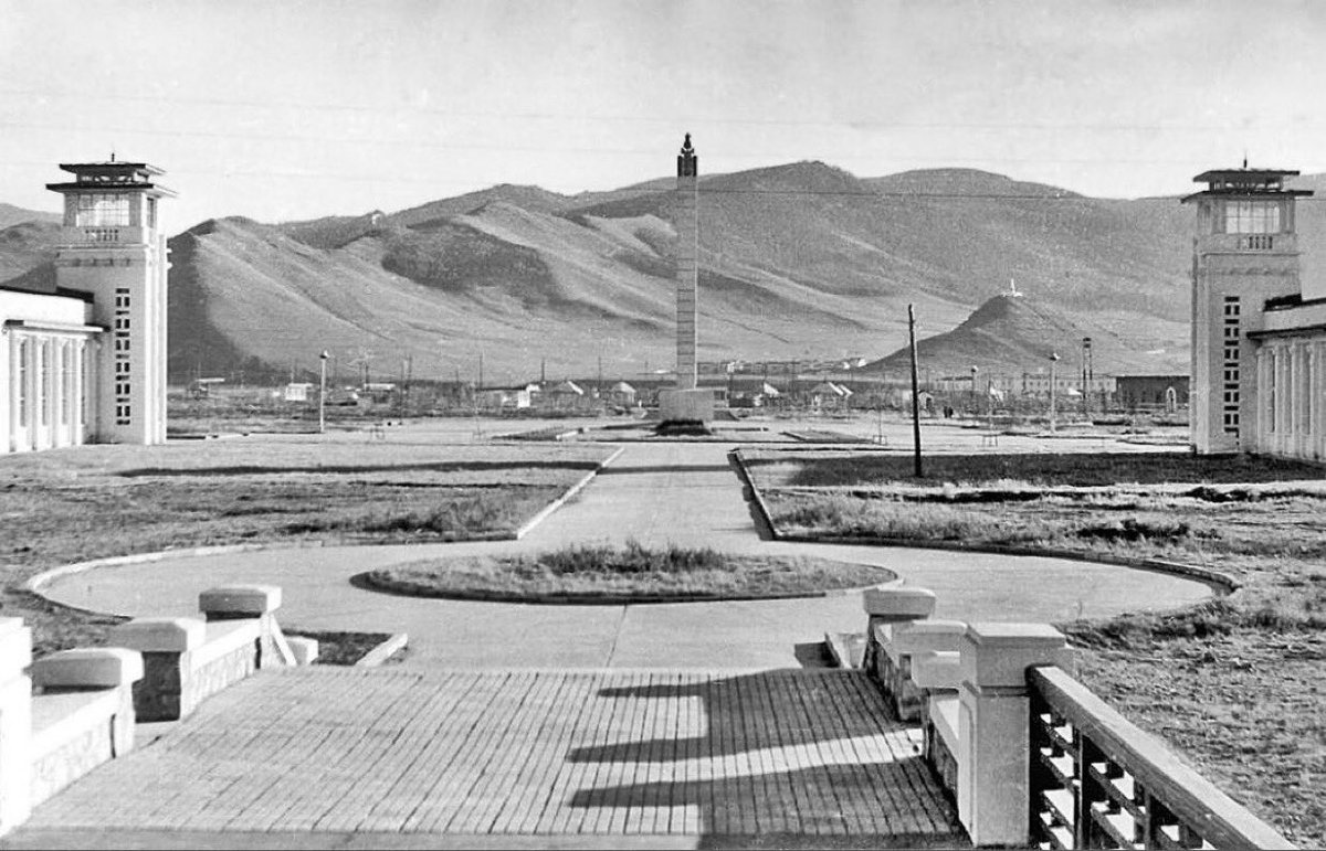 Өглөөний мэнд ми UB 🤍

Дунд голын тохижилт, гүүрнээс буух хэсэг 1963 он гэнэ.