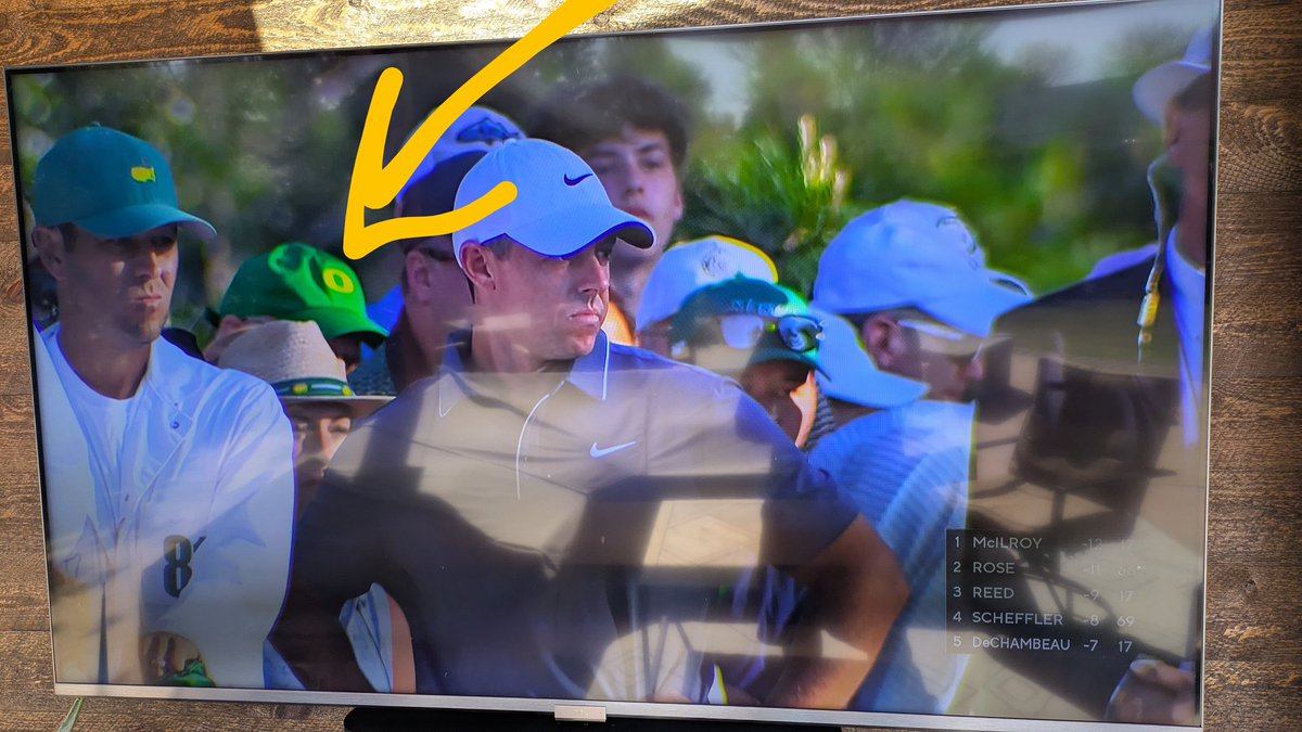 Oregon representing at the final hole of the Masters!!!