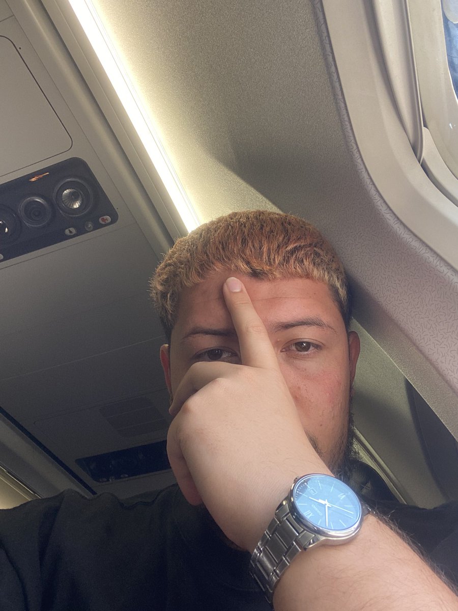 youngrichkilo's tweet photo. Tengo JetLag en la chonta mis ojos son mundiales👹 https://t.co/02GRLfJ9yW
