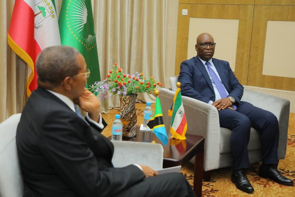 MFA Tanzania (@mfa_tanzania) on Twitter photo Former President of Tanzania, H.E. <a href="/jmkikwete/">Jakaya Kikwete</a> serving as a Special Envoy for President Dr. Samia Suluhu Hassan <a href="/SuluhuSamia/">Samia Suluhu</a> delivered a Special Message to Hon. Simeon Oyono Esono Angue, <a href="/AngueSimeon/">Simeón Oyono Esono Angue</a>, the Minister of State for Foreign Affairs of Equatorial Guinea. Hon. Angue Former President of Tanzania, H.E. <a href="/jmkikwete/">Jakaya Kikwete</a> serving as a Special Envoy for President Dr. Samia Suluhu Hassan <a href="/SuluhuSamia/">Samia Suluhu</a> delivered a Special Message to Hon. Simeon Oyono Esono Angue, <a href="/AngueSimeon/">Simeón Oyono Esono Angue</a>, the Minister of State for Foreign Affairs of Equatorial Guinea. Hon. Angue