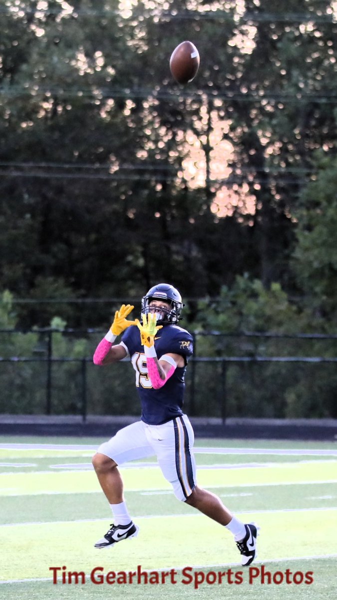 I'm ready to put in the work!
Off Field
1.) My work ethic
2.) I play with intent purpose and practice how I play
3.) I stay positive and ready to earn it
On the field
1.) Route execution
2.) IQ and vision
3.) Ability to beat defenders up high
4.) Use of hands and physicality