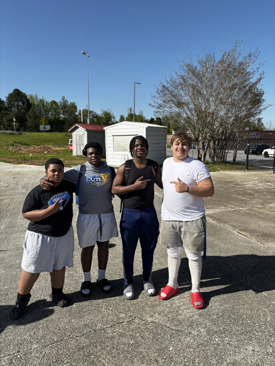 Donovan Vandergriff 3⭐ (@dv_61fb) on Twitter photo Met a few great guys with bright futures ahead on my way out from the field.
<a href="/ElijahL68093247/">Long,Elijah RB#44 c/o 2028</a> 2028 RB (Dalton HS) and <a href="/Malachi_Long43/">Malachi Long RB #22</a> 2030 RB (Hammond Creek MS) Met a few great guys with bright futures ahead on my way out from the field.
<a href="/ElijahL68093247/">Long,Elijah RB#44 c/o 2028</a> 2028 RB (Dalton HS) and <a href="/Malachi_Long43/">Malachi Long RB #22</a> 2030 RB (Hammond Creek MS)