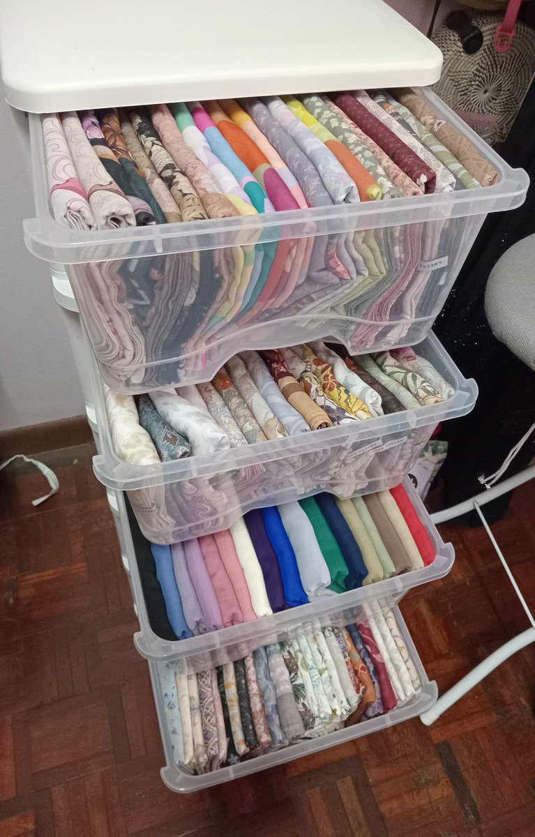 faqihahahaha's tweet photo. Saje nak share. Dulu letak dalam beg je. Now dah ada proper rumah for my tudung yay! https://t.co/PubV5uBHS5