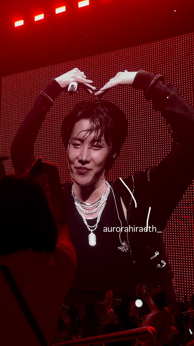 aurorahiraeth_'s tweet photo. our sunshine, thank you for the best night ever ❤️‍🔥💜

#HOPE_ON_THE_STAGE_TOUR_Manila https://t.co/Y3FcD6gvDM