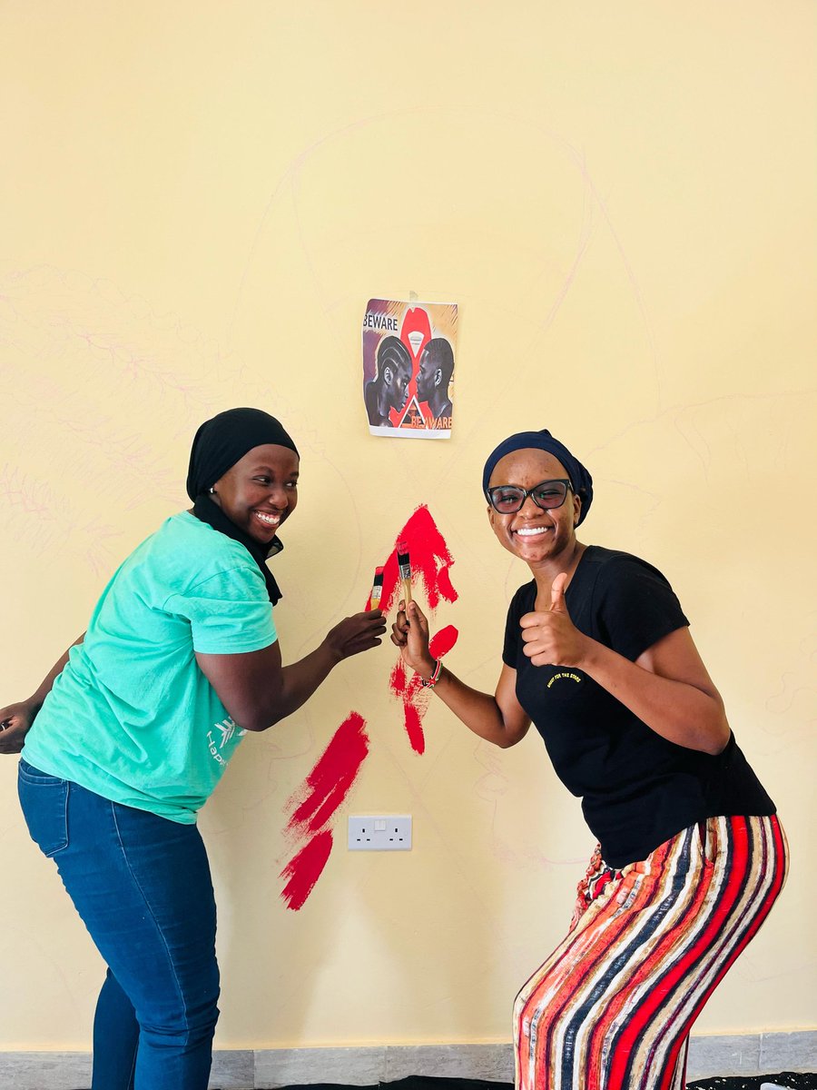 AmkeniC's tweet photo. OUR SAFE SPACE, OUR IDEA, OUR WAY - MASKANI YETU

The Maskani yetu establishment activity continues, and the youths are putting their ideas on how they want the maskani yetu center to look like, via graffiti, the colors, cleaning, scrubbing while enjoying.

#my4p #uwianomashinani https://t.co/9Xxk0jq5WR